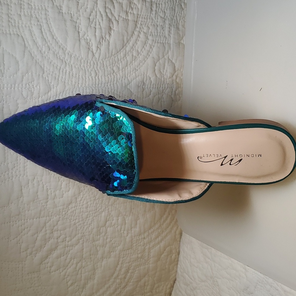 Shoes - Picture 2 of 3
